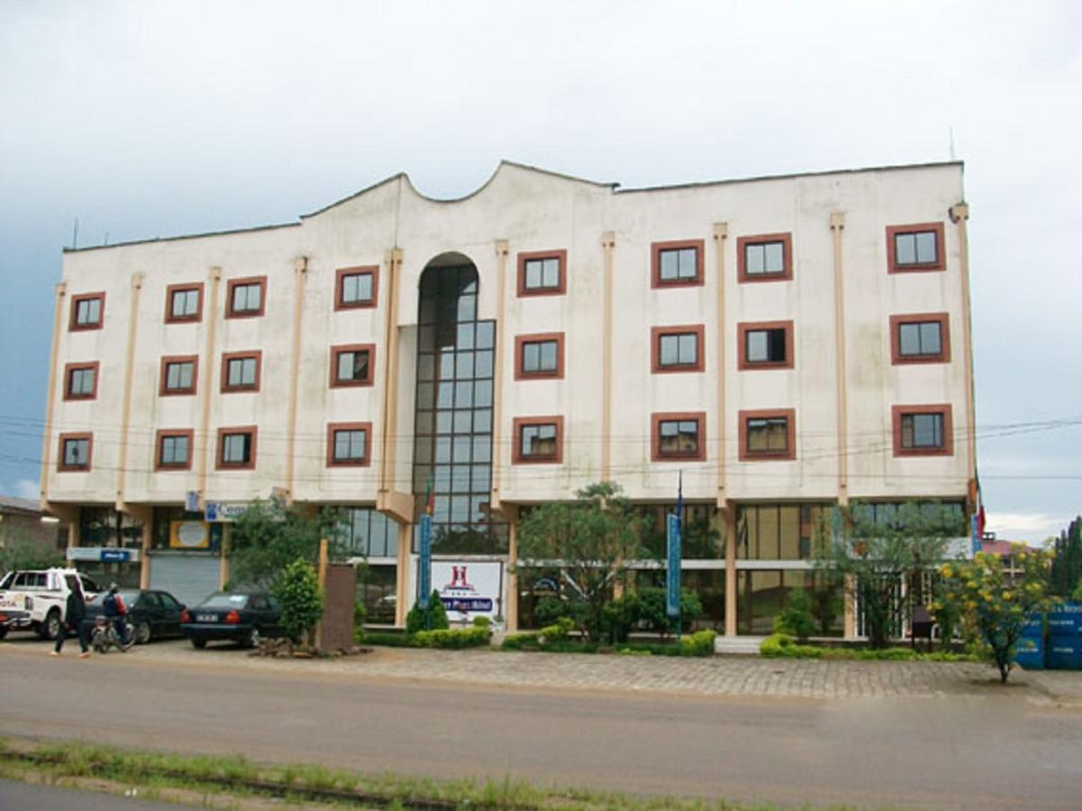 Denver Plaza Hotel Douala Exteriör bild